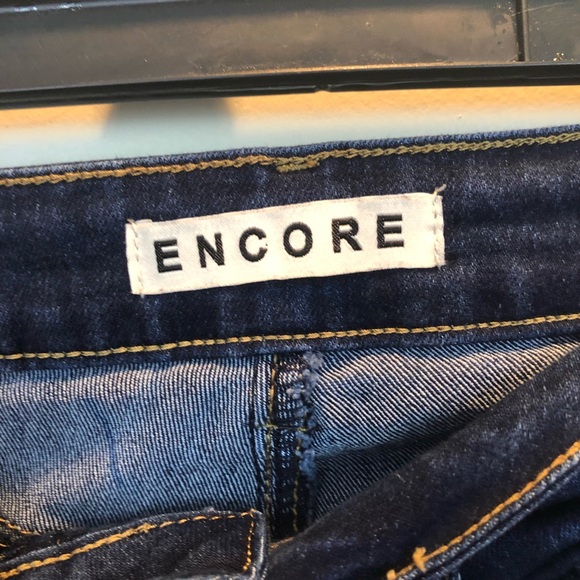 Encore jeans size 3 with cut outs - Picture 3 of 5